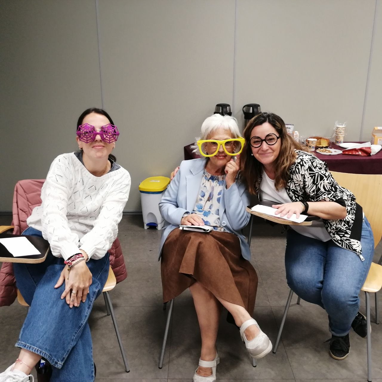 Familias de acogida y equipo técnico de ADAFA participamos en una formación sobre regulación emocional